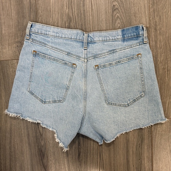 Abercrombie & Fitch Ultra High Rise 90s Straight Mom Denim Shorts 32/14 - Picture 6 of 9
